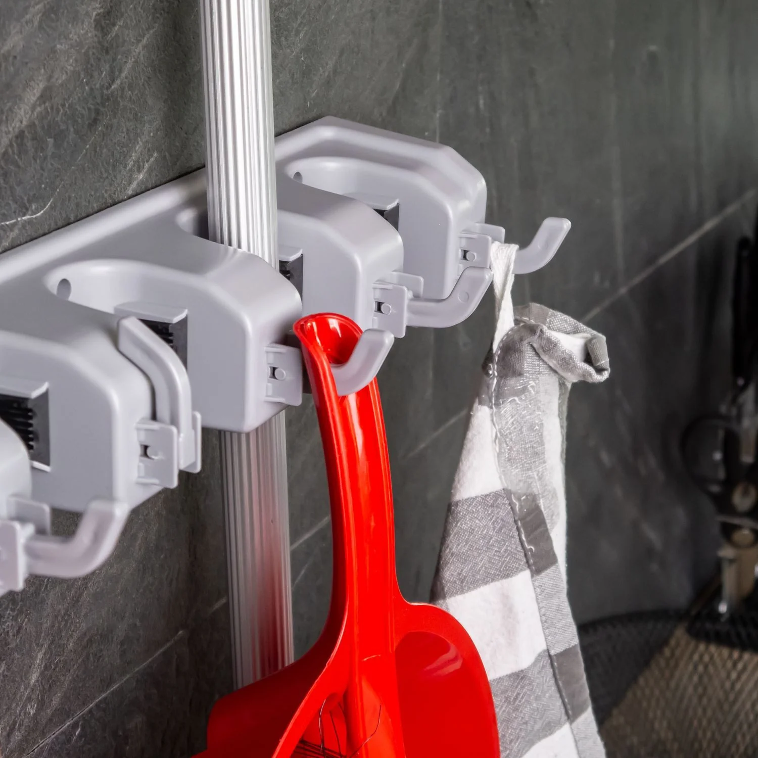 INTIRILIFE Gartengerätehalter Wandhalter für Besen und Werkzeuge